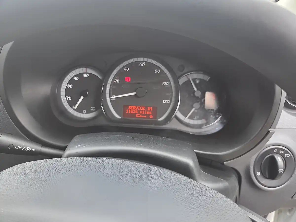 Used 2021 Mercedes-Benz Citan Pure White - Interior and Exterior details 11