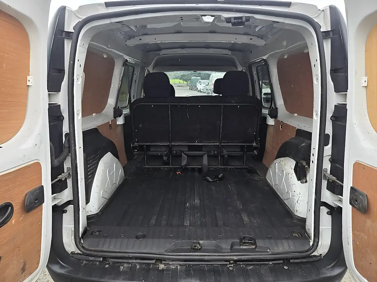 Used 2021 Mercedes-Benz Citan Pure White - Interior and Exterior details 6