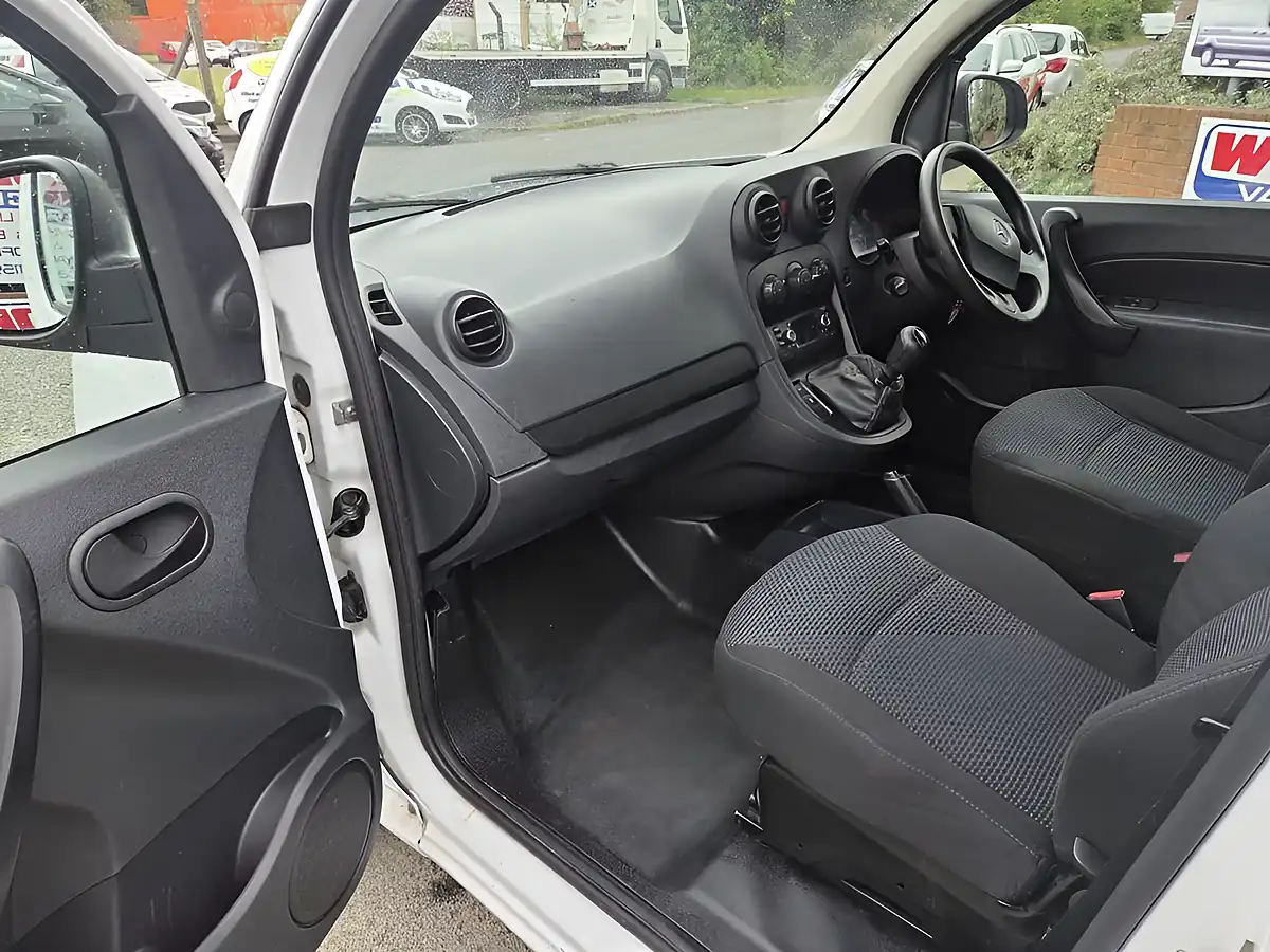 Used 2021 Mercedes-Benz Citan Pure White - Interior and Exterior details 8