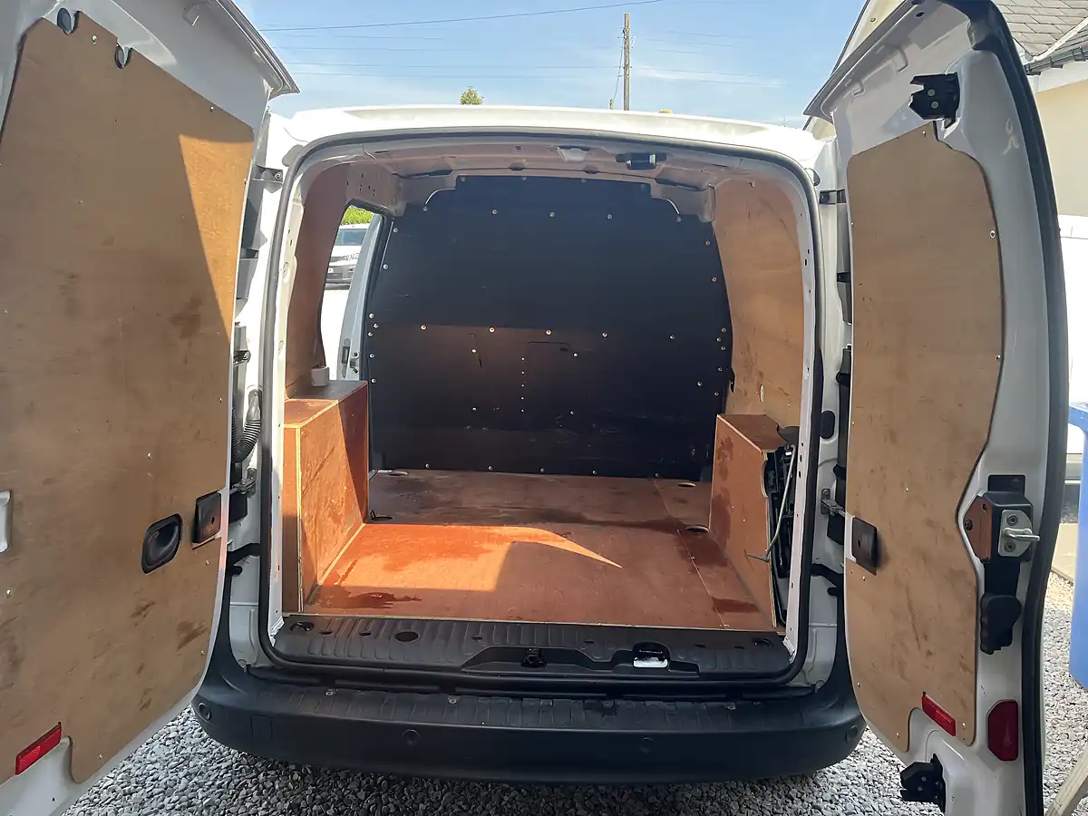 Used 2021 Mercedes-Benz Citan Pure White - Interior and Exterior details 20