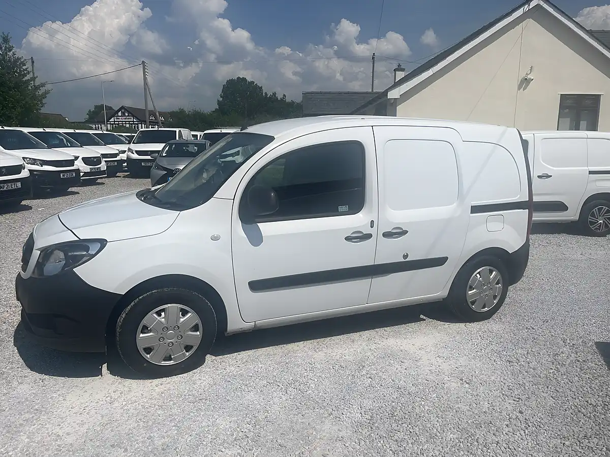 Used 2021 Mercedes-Benz Citan Pure White - Interior and Exterior details 7