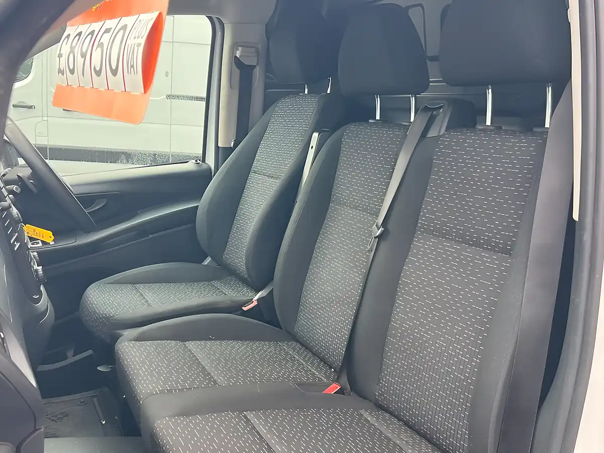 Used 2021 Mercedes-Benz Evito Progressive White - Interior and Exterior details 12