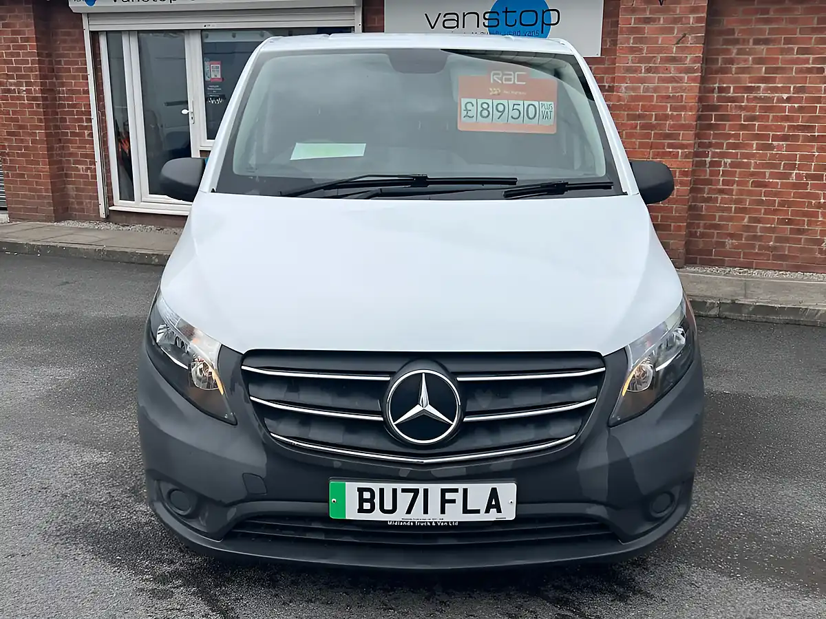 Used 2021 Mercedes-Benz Evito Progressive White - Interior and Exterior details 4