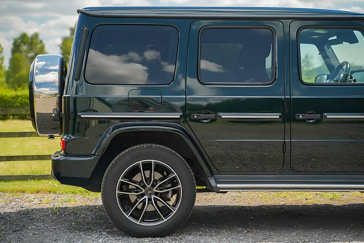 Used 2021 Mercedes-Benz G400D AMG Emerald Green Metallic - Interior and Exterior details 8