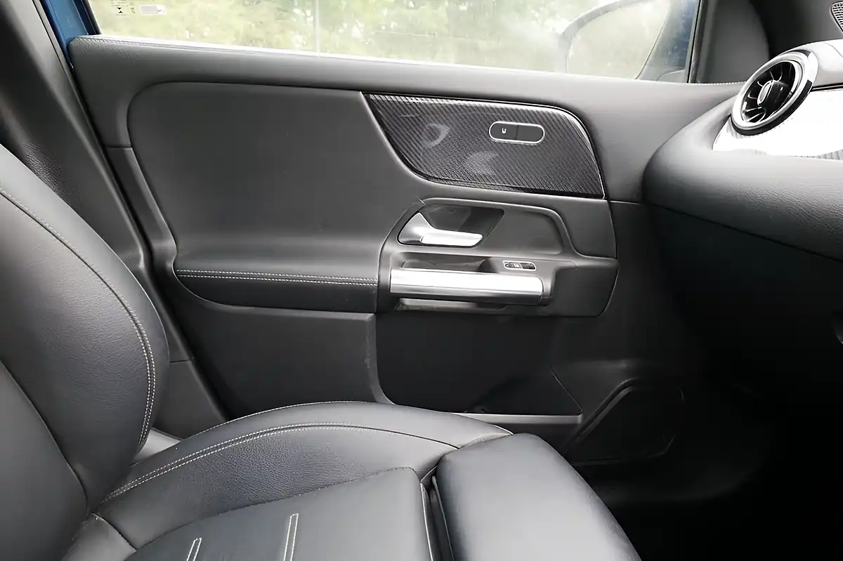 Used 2021 Mercedes-Benz Gla Exclusive Edition Blue - Interior and Exterior details 9