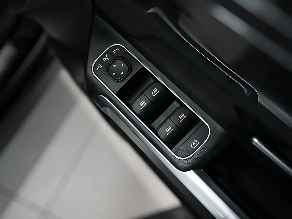 Used 2021 Mercedes-Benz Glb AMG Line (premium) Cosmos Black - Interior and Exterior details 10
