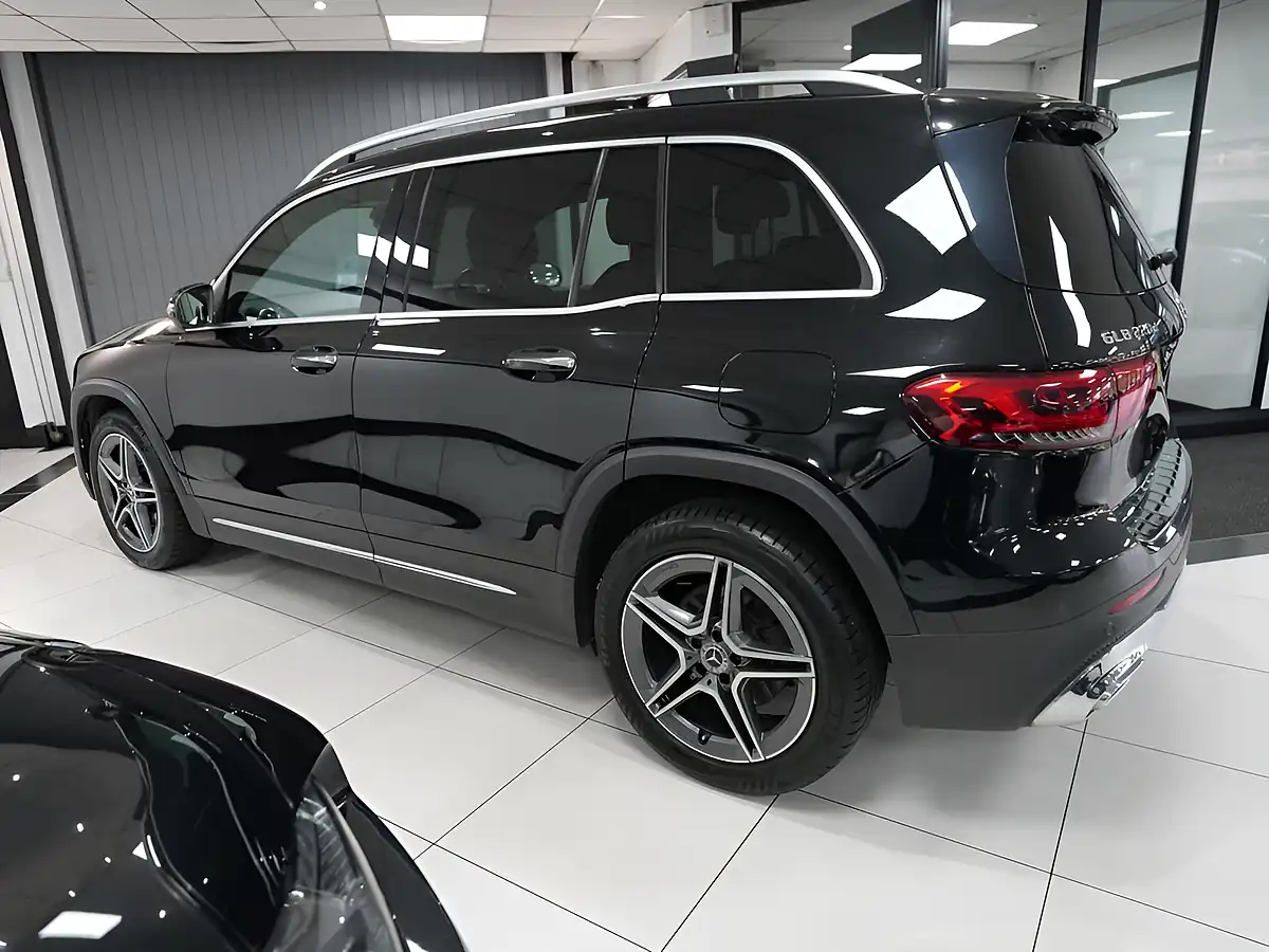 Used 2021 Mercedes-Benz Glb AMG Line (premium) Cosmos Black - Interior and Exterior details 6