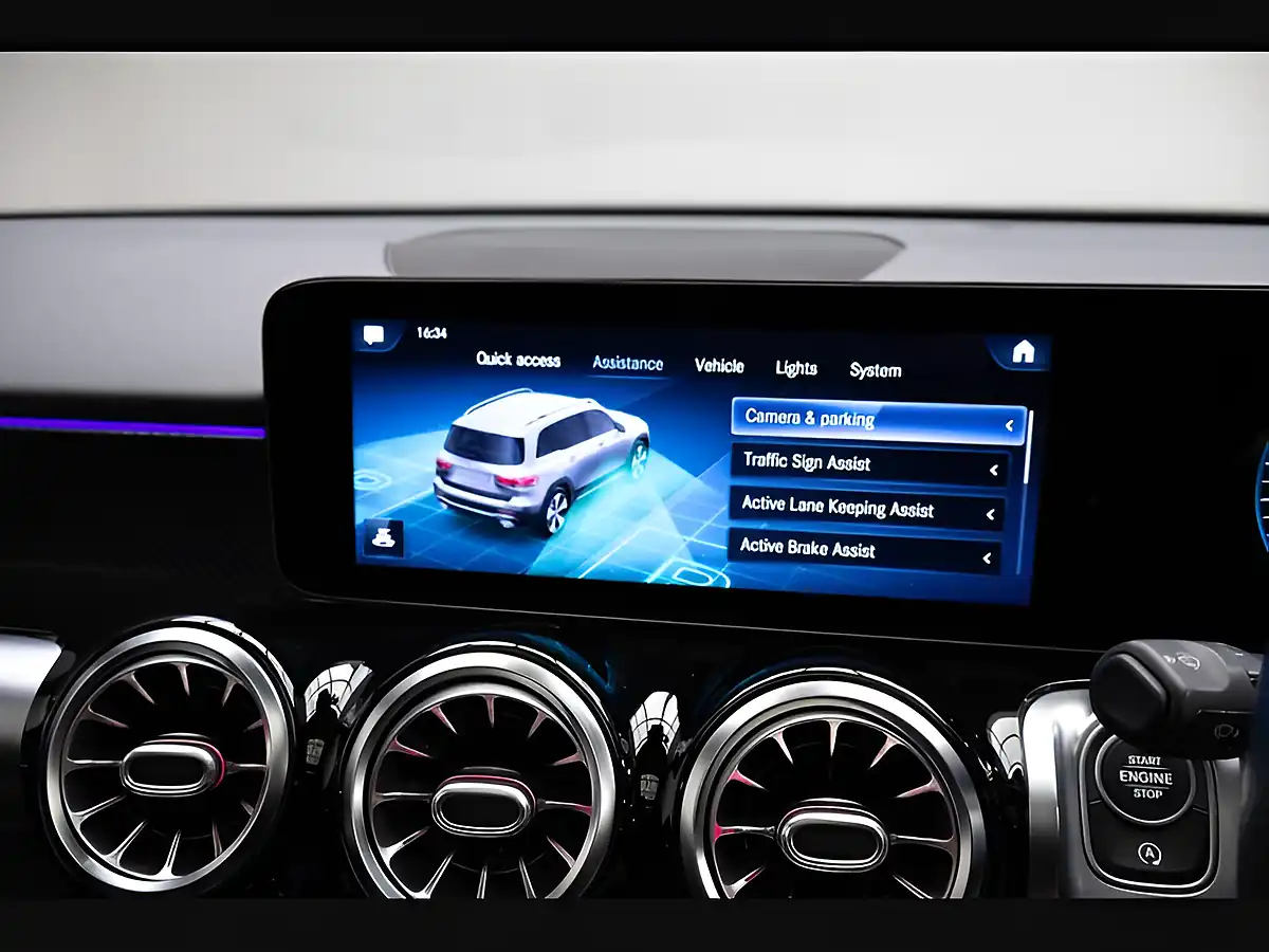 Used 2021 Mercedes-Benz Glb AMG Line (premium Plus) White - Interior and Exterior details 17