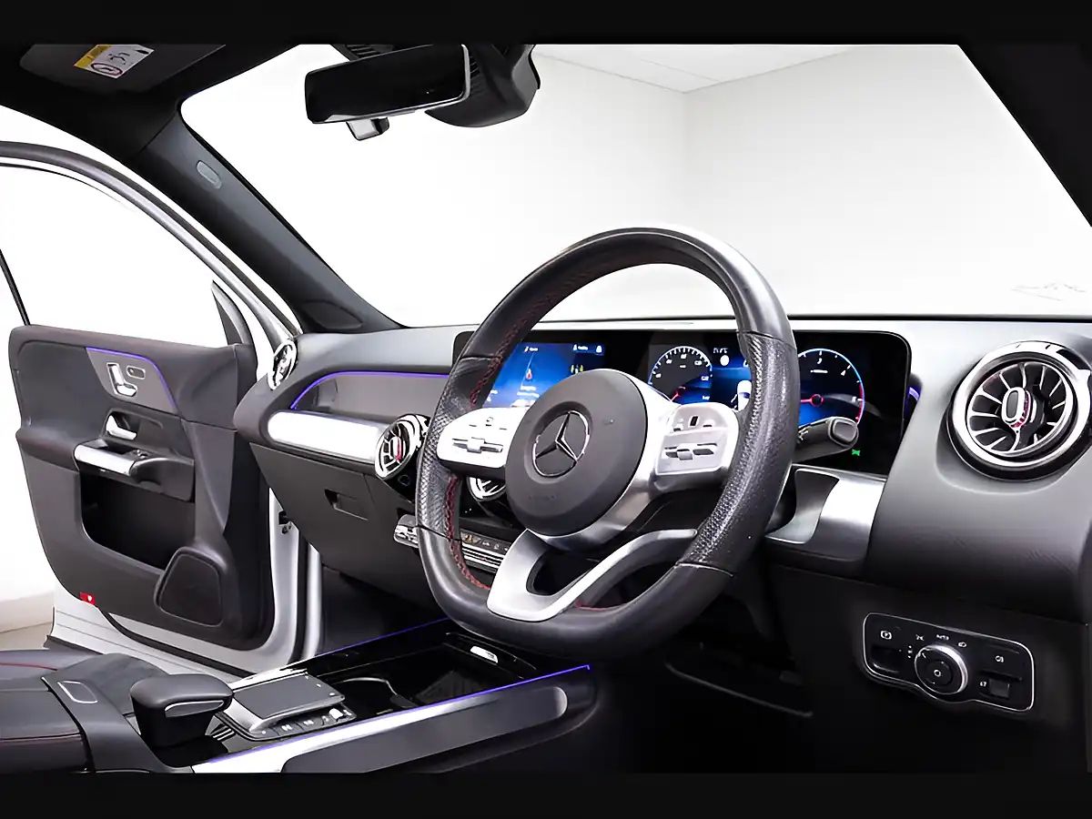 Used 2021 Mercedes-Benz Glb AMG Line (premium Plus) White - Interior and Exterior details 9