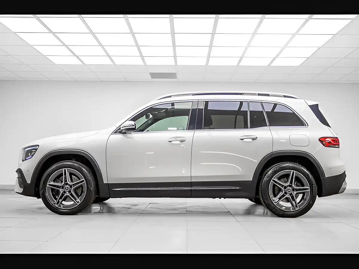 Used 2021 Mercedes-Benz Glb AMG Line (premium Plus) White - Interior and Exterior details 6