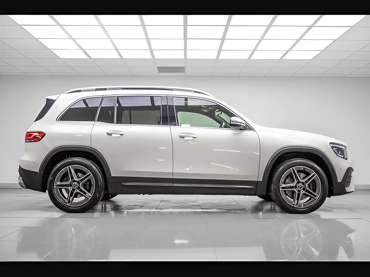 Used 2021 Mercedes-Benz Glb AMG Line (premium Plus) White - Interior and Exterior details 7