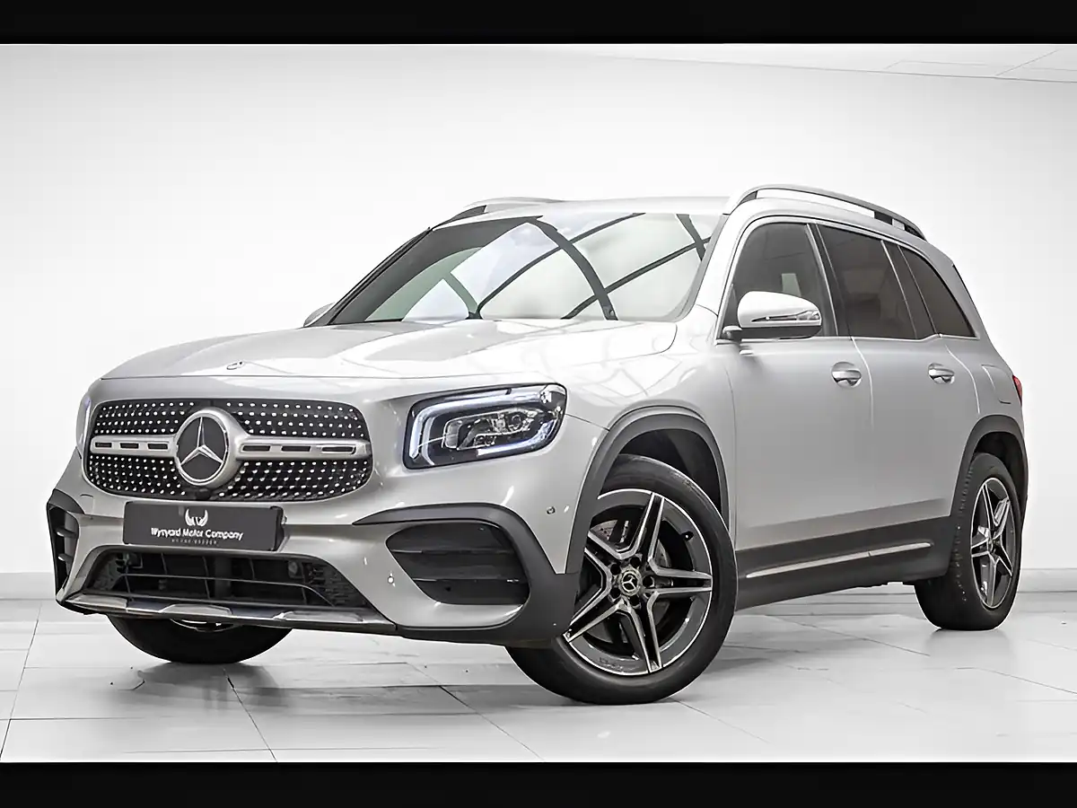Used 2021 Mercedes-Benz Glb AMG Line (premium) Silver - Front View