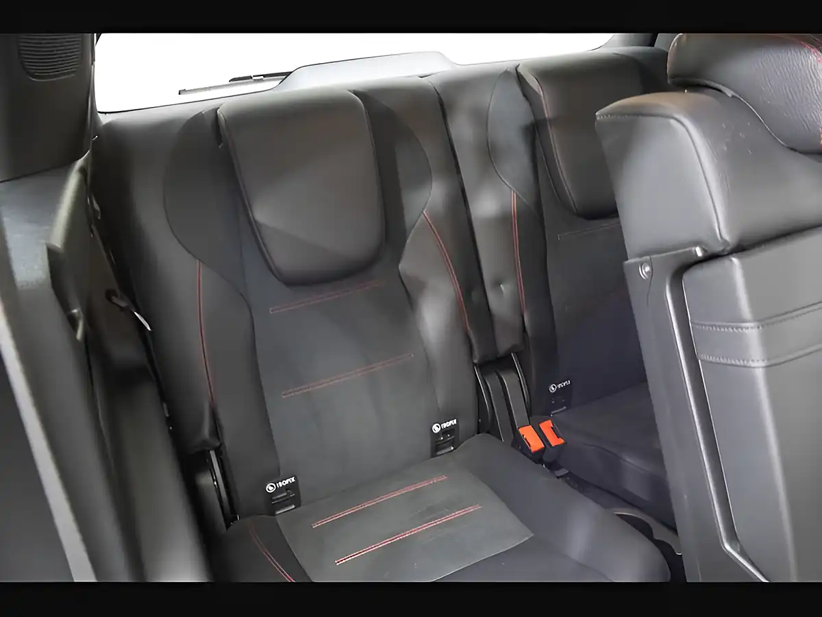 Used 2021 Mercedes-Benz Glb AMG Line (premium) Silver - Interior and Exterior details 12