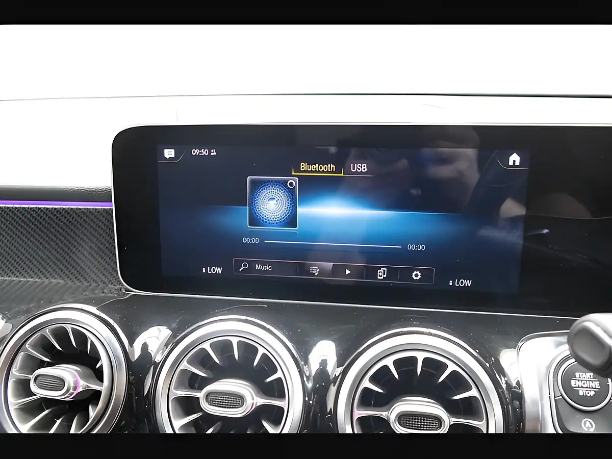 Used 2021 Mercedes-Benz Glb AMG Line (premium) Silver - Interior and Exterior details 14