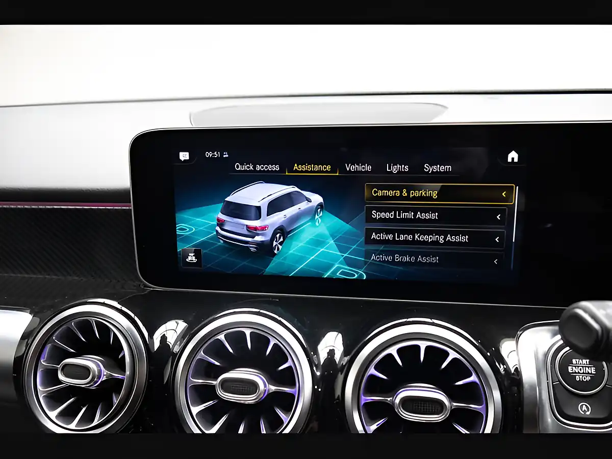 Used 2021 Mercedes-Benz Glb AMG Line (premium) Silver - Interior and Exterior details 16