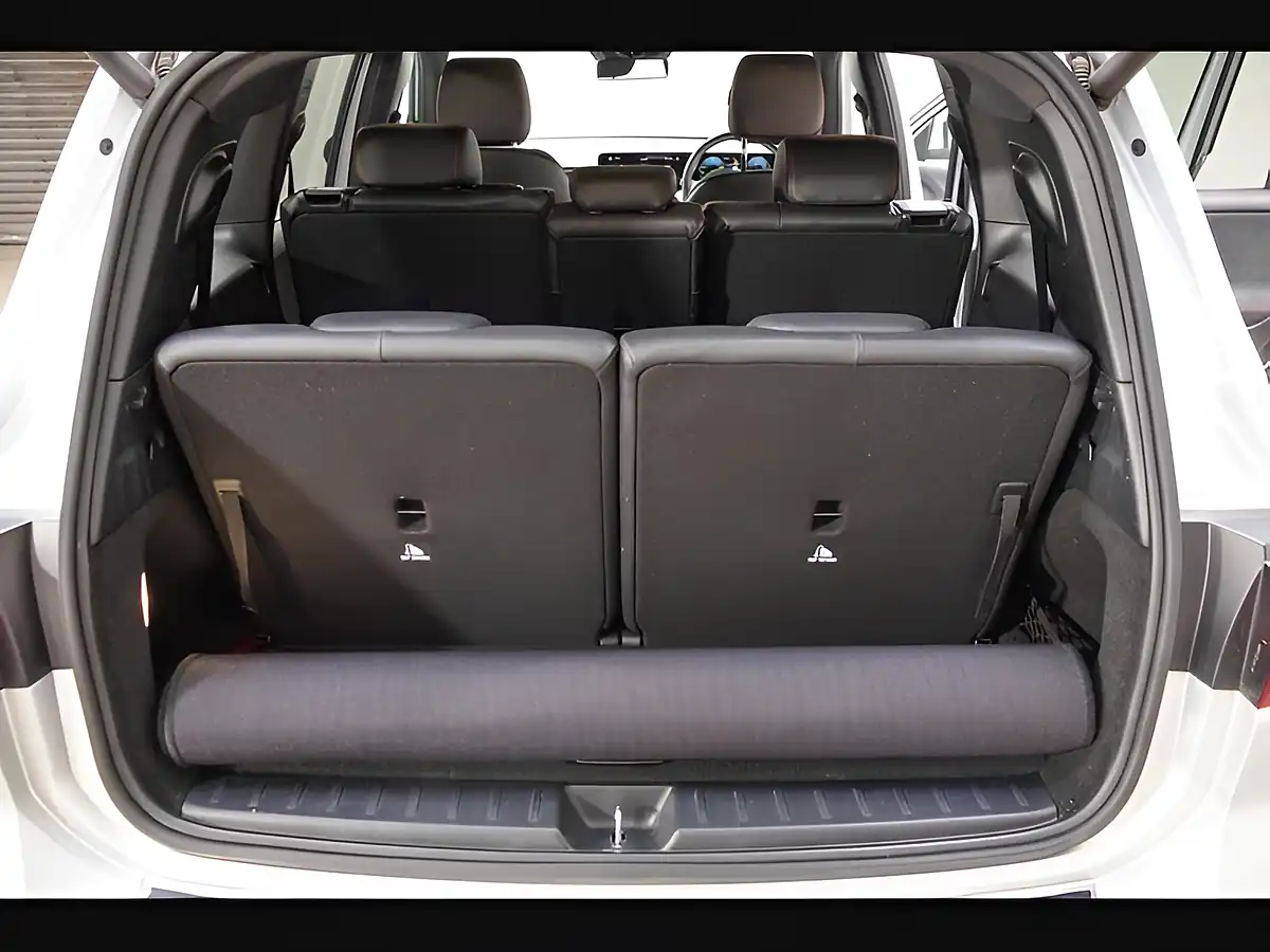 Used 2021 Mercedes-Benz Glb AMG Line (premium) Silver - Interior and Exterior details 18