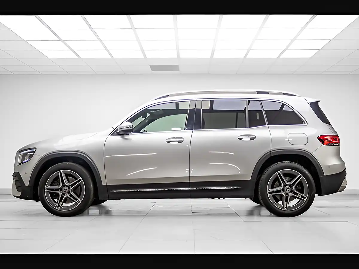 Used 2021 Mercedes-Benz Glb AMG Line (premium) Silver - Interior and Exterior details 2
