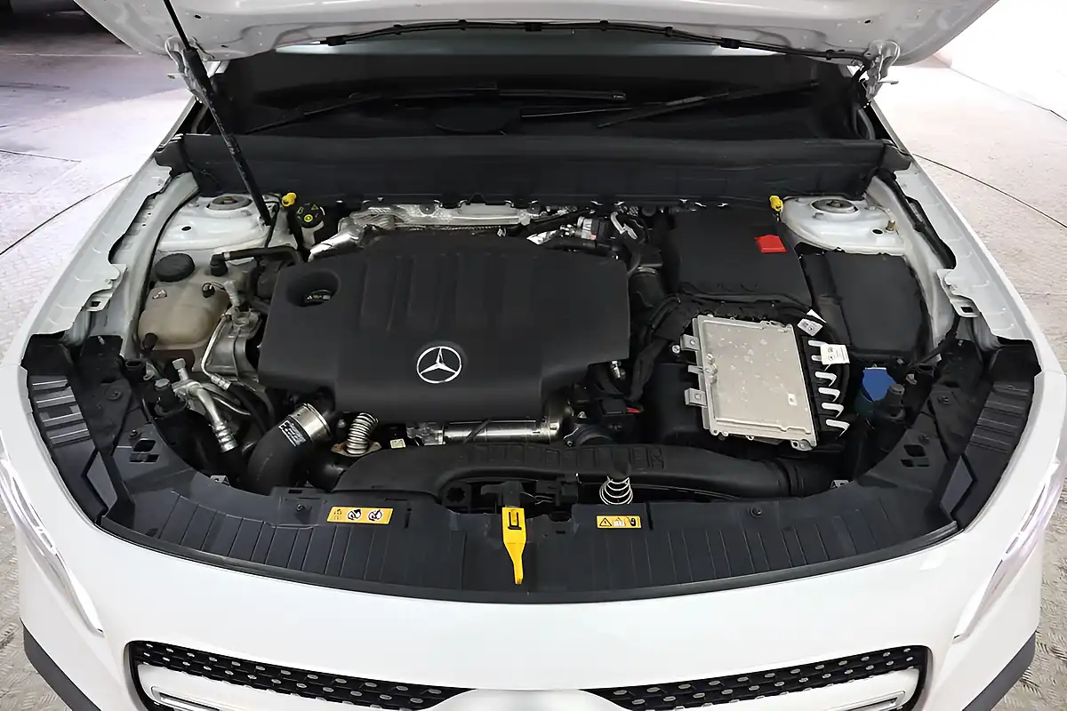 Used 2021 Mercedes-Benz Glb AMG Line White - Interior and Exterior details 14