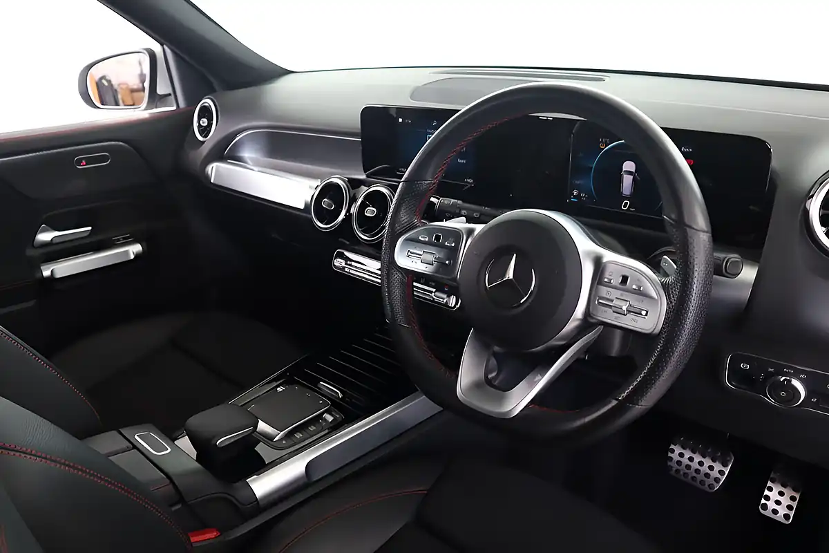 Used 2021 Mercedes-Benz Glb AMG Line White - Interior and Exterior details 2