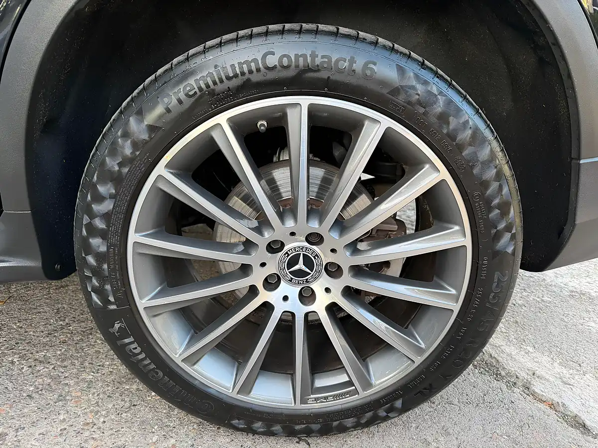 Used 2021 Mercedes-Benz Glc AMG Line (premium) Black - Interior and Exterior details 18