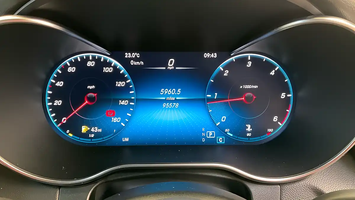 Used 2021 Mercedes-Benz Glc AMG Line (premium) Blue - Interior and Exterior details 9
