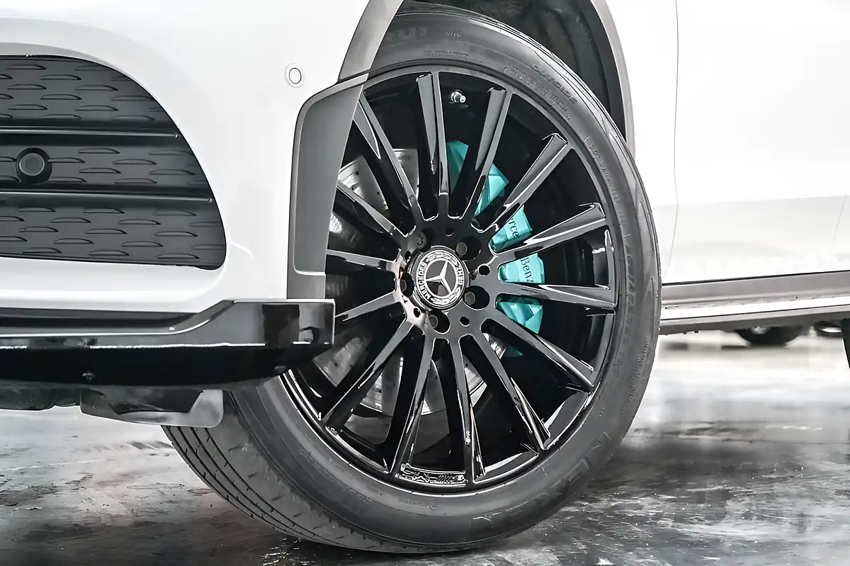 Used 2021 Mercedes-Benz Glc AMG Line (premium) White - Interior and Exterior details 2