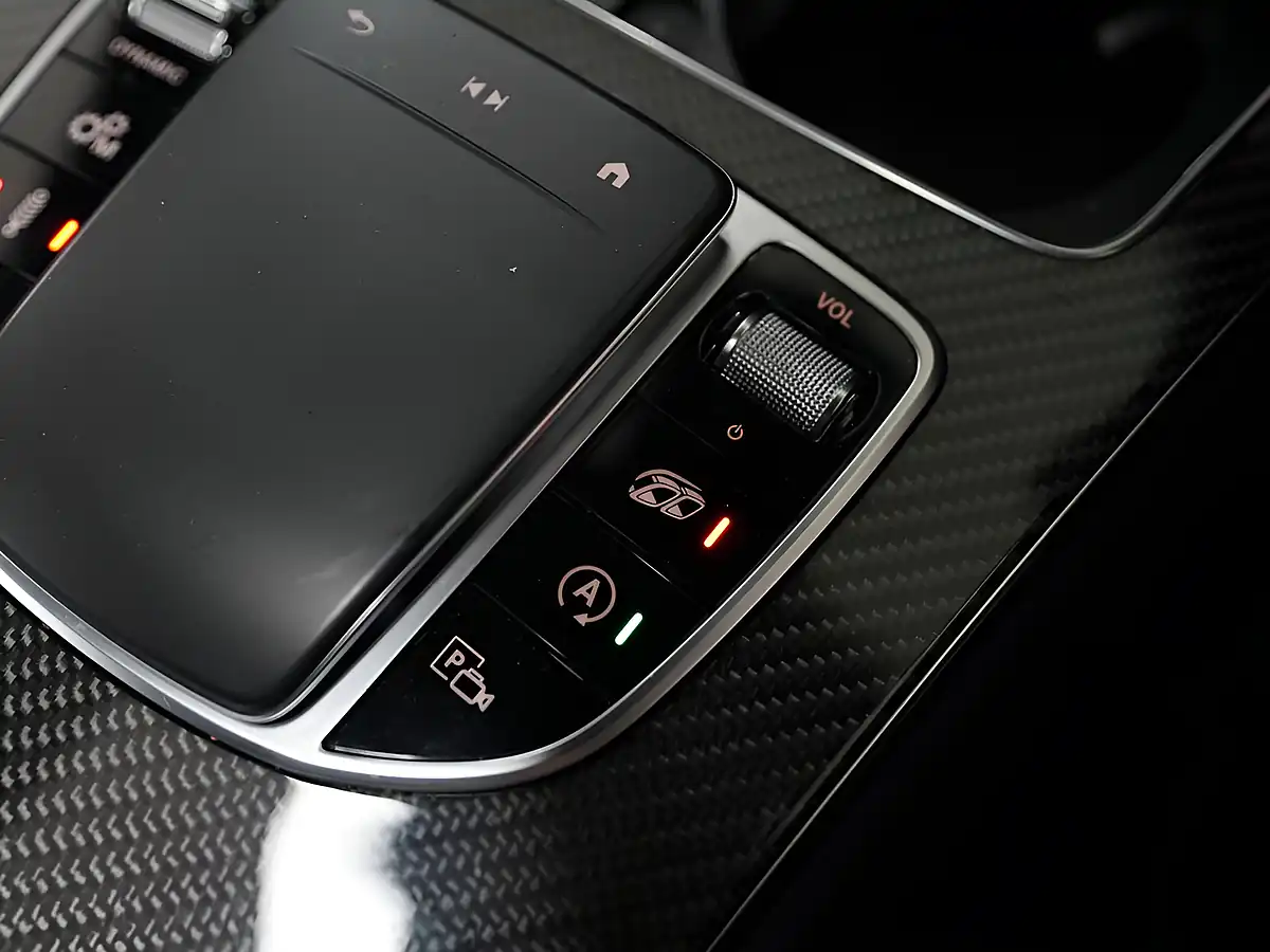 Used 2021 Mercedes-Benz Glc Premium Plus Obsidian Black - Interior and Exterior details 15