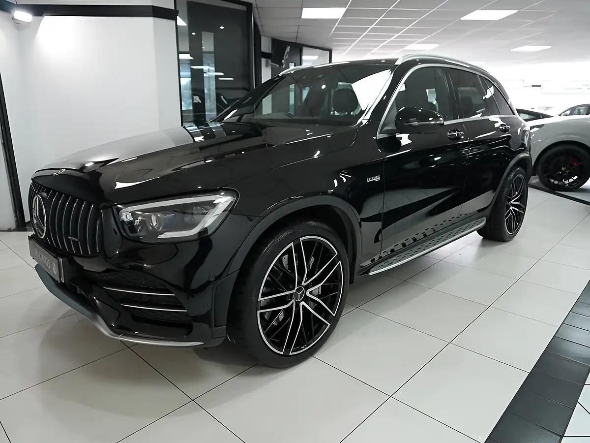 Used 2021 Mercedes-Benz Glc Premium Plus Obsidian Black - Interior and Exterior details 4