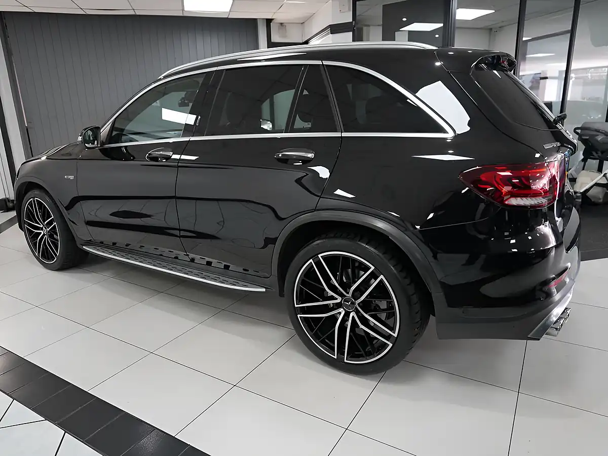 Used 2021 Mercedes-Benz Glc Premium Plus Obsidian Black - Interior and Exterior details 6