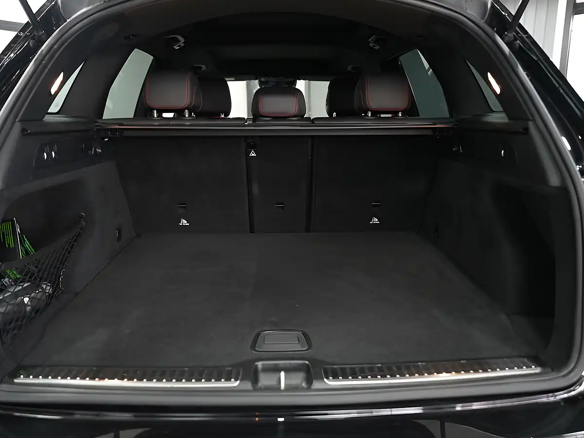 Used 2021 Mercedes-Benz Glc Premium Plus Obsidian Black - Interior and Exterior details 9