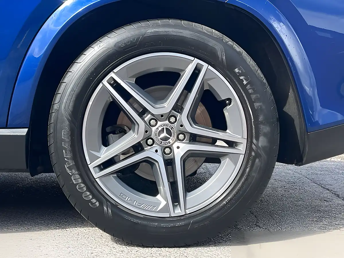 Used 2021 Mercedes-Benz Gle AMG Line Blue - Interior and Exterior details 6