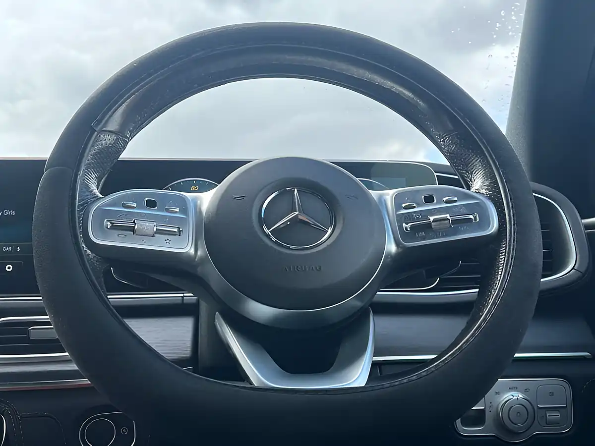 Used 2021 Mercedes-Benz Gle AMG Line Blue - Interior and Exterior details 9