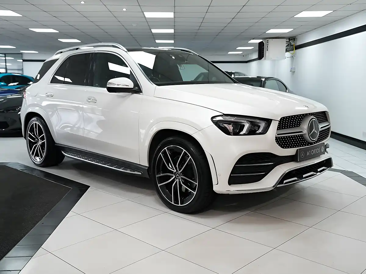 Used 2021 Mercedes-Benz Gle AMG Line (premium Plus) Diamond White Bright - Front View