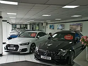 Used 2021 Mercedes-Benz Gle AMG Line (premium Plus) Diamond White Bright - Interior and Exterior details 13