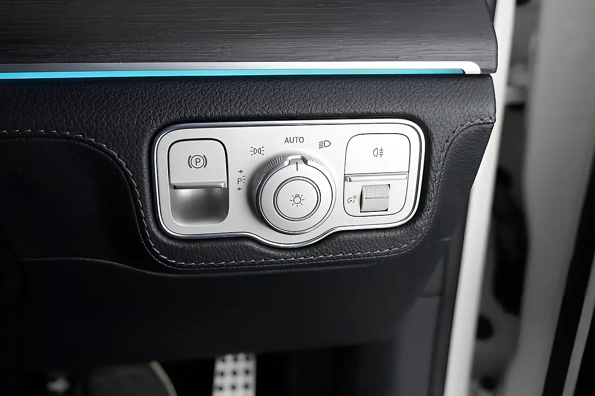 Used 2021 Mercedes-Benz Gle Premium Plus White - Interior and Exterior details 12