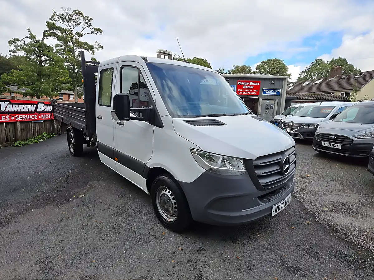 Used 2021 Mercedes-Benz Sprinter Crew Cab Tipper White - Front View