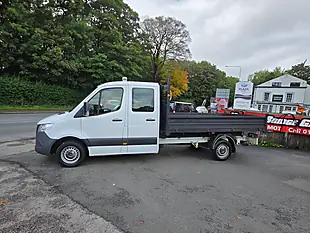 Used 2021 Mercedes-Benz Sprinter Crew Cab Tipper White - Interior and Exterior details 4