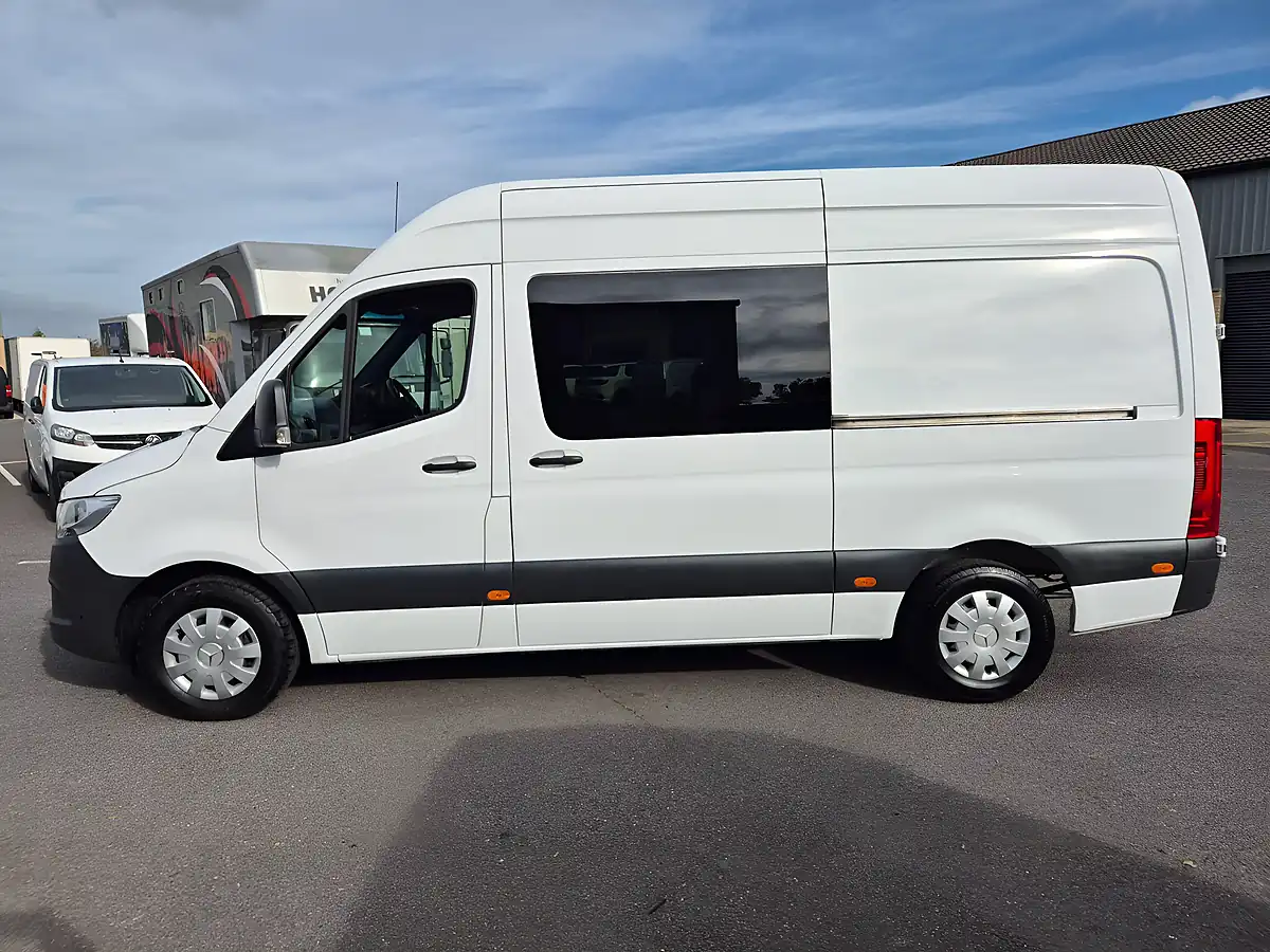 Used 2021 Mercedes-Benz Sprinter Premium White - Interior and Exterior details 15