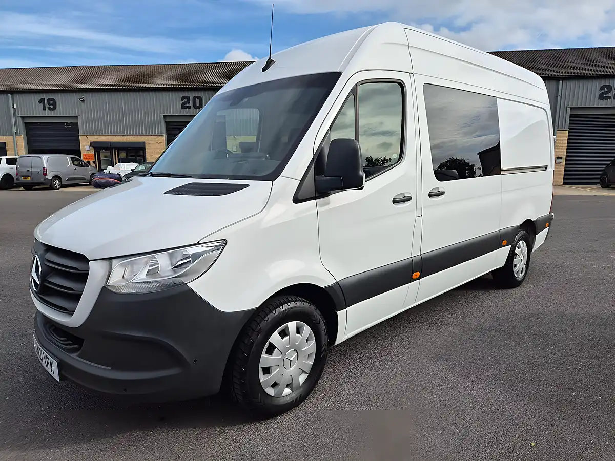 Used 2021 Mercedes-Benz Sprinter Premium White - Interior and Exterior details 19