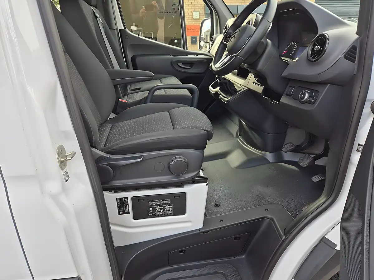 Used 2021 Mercedes-Benz Sprinter Premium White - Interior and Exterior details 2