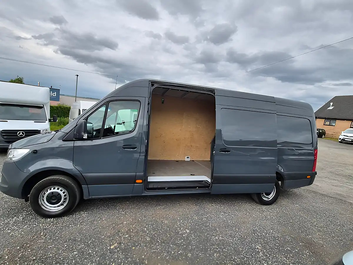 Used 2021 Mercedes-Benz Sprinter Progressive Grey - Interior and Exterior details 13