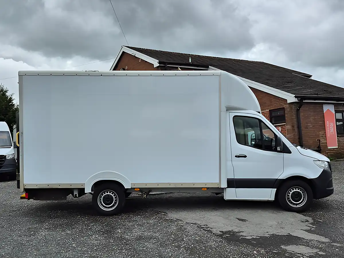 Used 2021 Mercedes-Benz Sprinter Progressive White - Interior and Exterior details 5