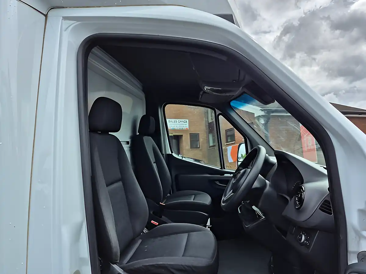 Used 2021 Mercedes-Benz Sprinter Progressive White - Interior and Exterior details 9