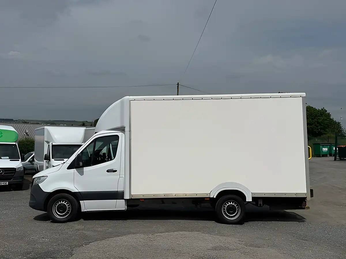 Used 2021 Mercedes-Benz Sprinter Progressive White - Interior and Exterior details 5