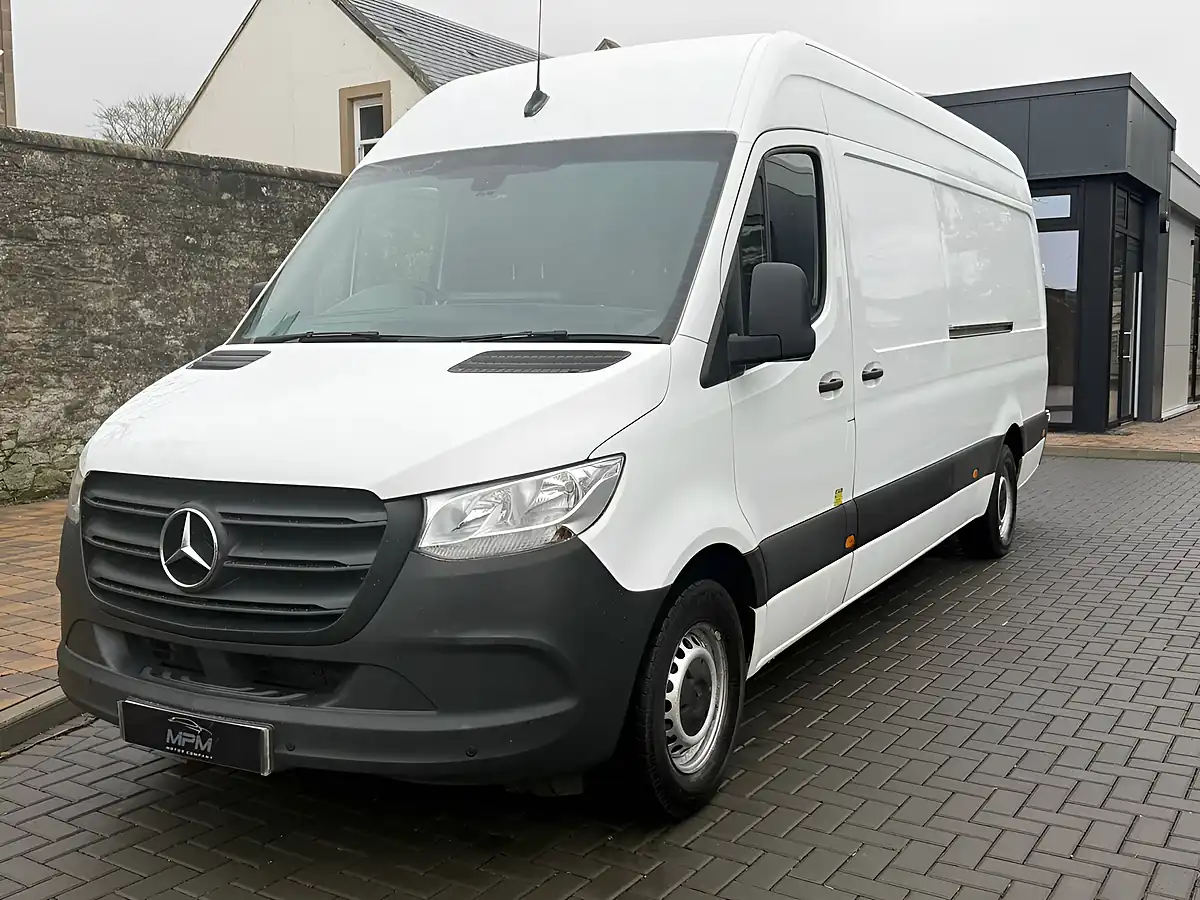 Used 2021 Mercedes-Benz Sprinter Progressive White - Interior and Exterior details 10