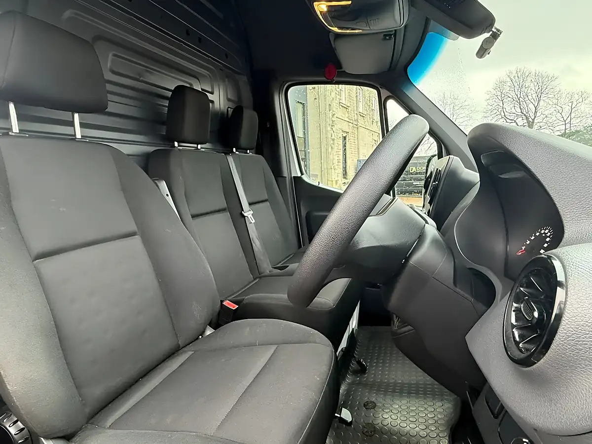Used 2021 Mercedes-Benz Sprinter Progressive White - Interior and Exterior details 17