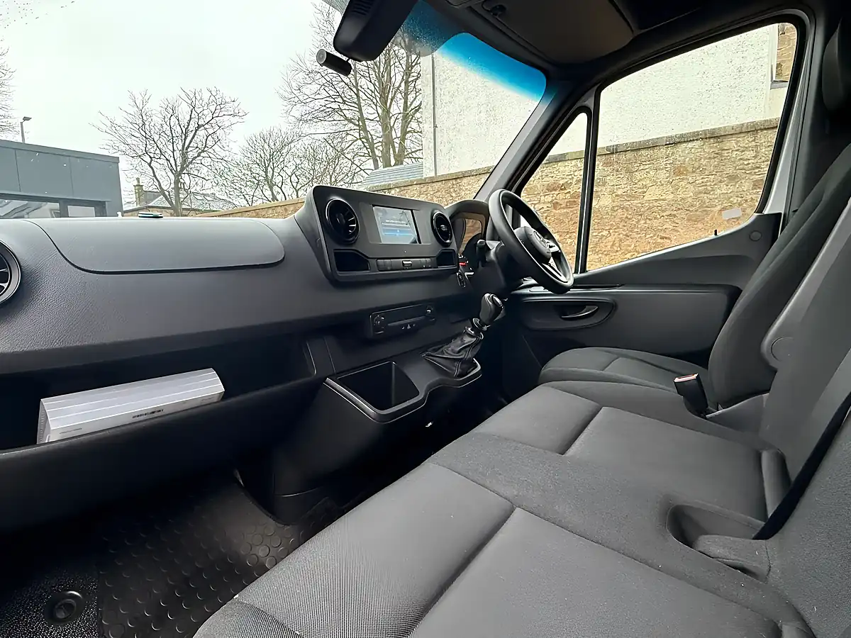 Used 2021 Mercedes-Benz Sprinter Progressive White - Interior and Exterior details 18