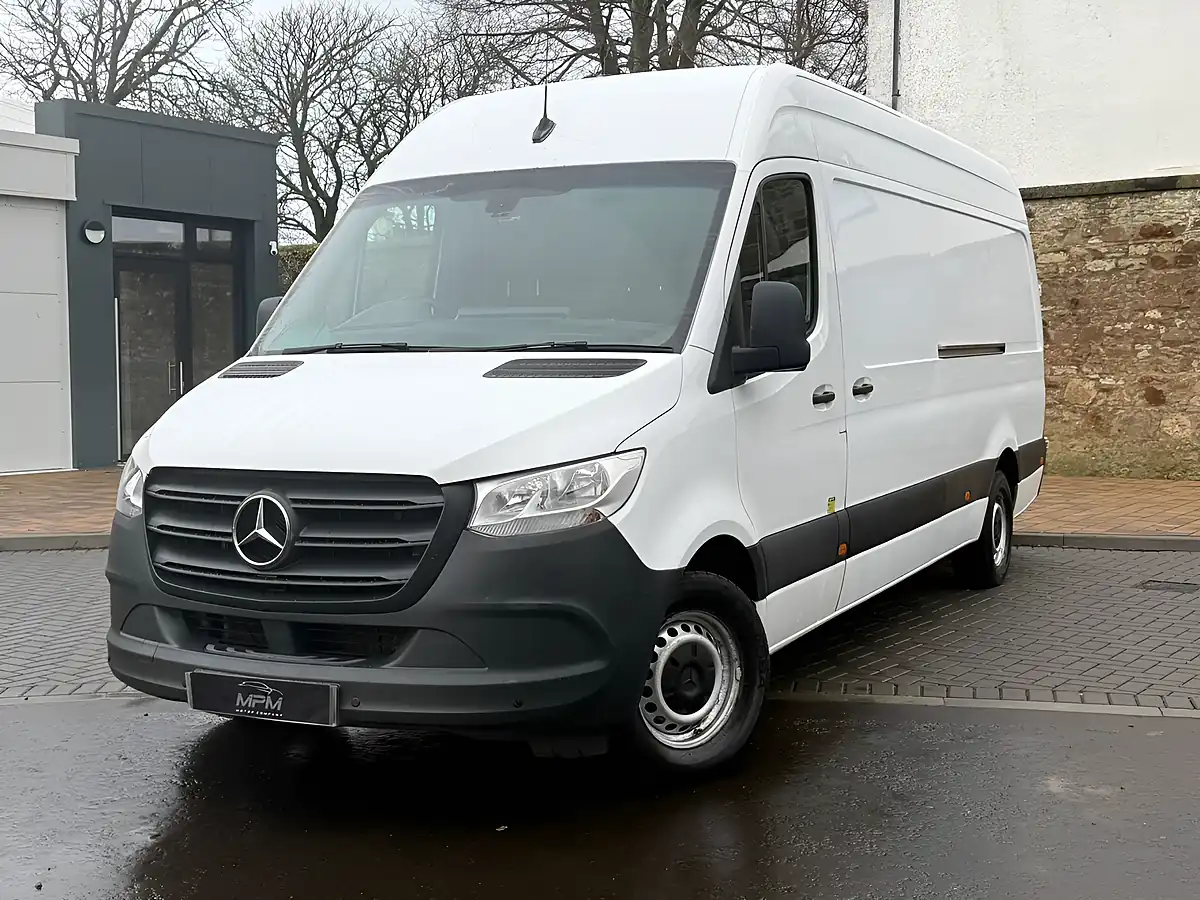 Used 2021 Mercedes-Benz Sprinter Progressive White - Interior and Exterior details 2