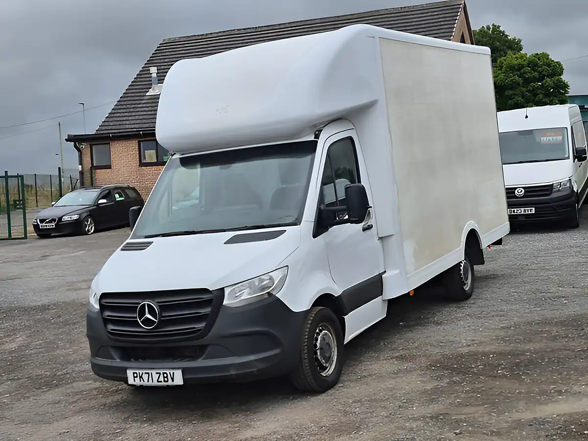Used 2021 Mercedes-Benz Sprinter Progressive White - Interior and Exterior details 2