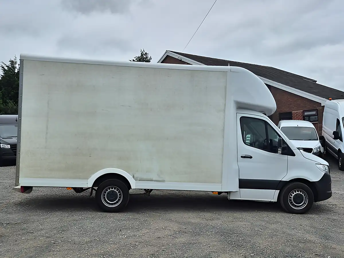 Used 2021 Mercedes-Benz Sprinter Progressive White - Interior and Exterior details 8